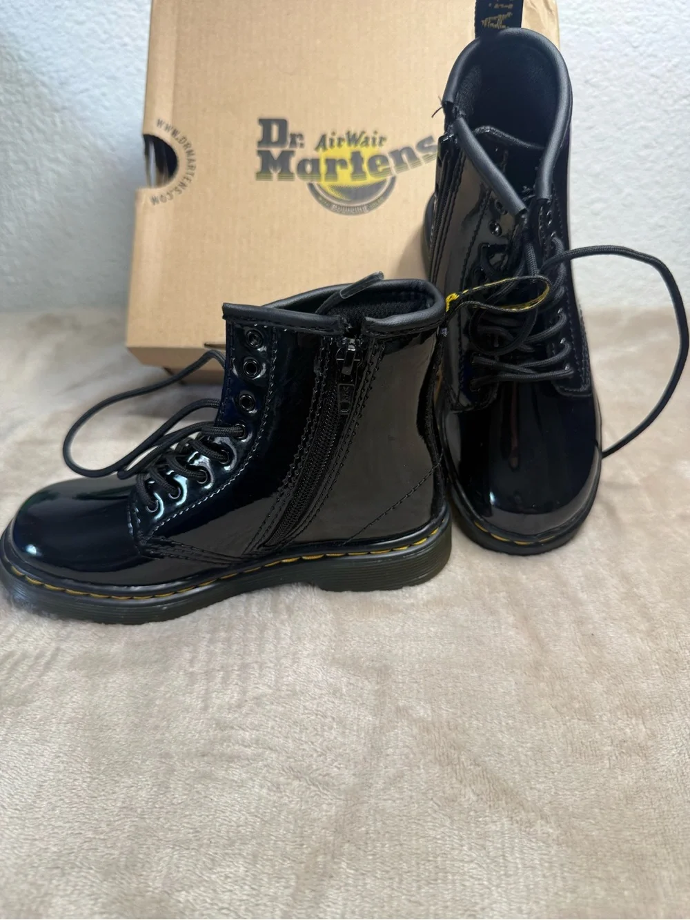 Dr. Martens Junior 1460 patent leather boots